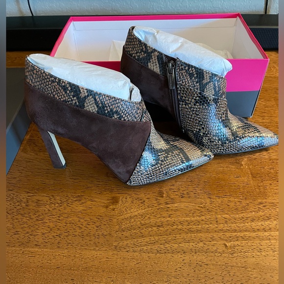Vince Camuto Women's Sempren Ankle Boot, Size 7 - Picture 5 of 7